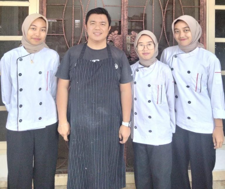 Kegiatan PKL Mahasiswa Prodi Pengolahan Patiseri Polinela