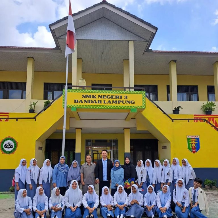 Tim Sosialisasi PMB Prodi Pengolahan Patiseri Polinela Sambangi SMKN 3 Bandar Lampung