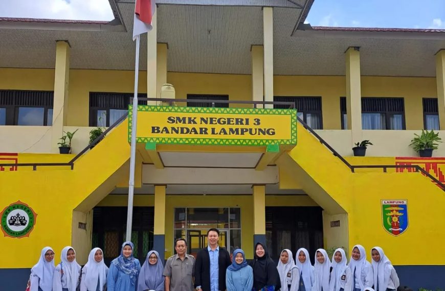 Tim Sosialisasi PMB Prodi Pengolahan Patiseri Polinela Sambangi SMKN 3 Bandar Lampung